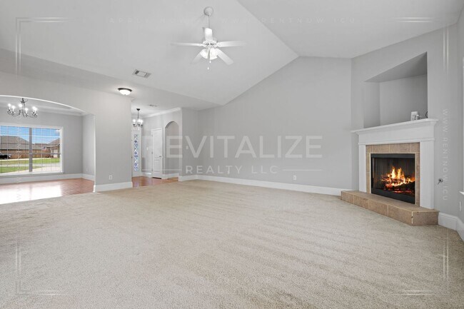 Building Photo - 11070 Courtland Ct