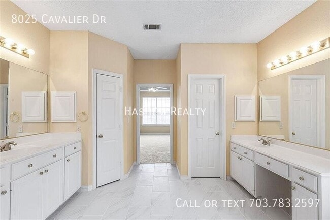 Building Photo - 8025 Cavalier Dr