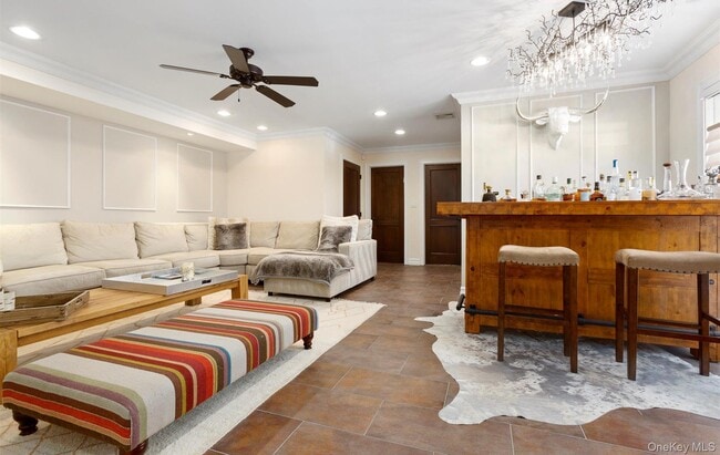 Building Photo - 847 E Broadway