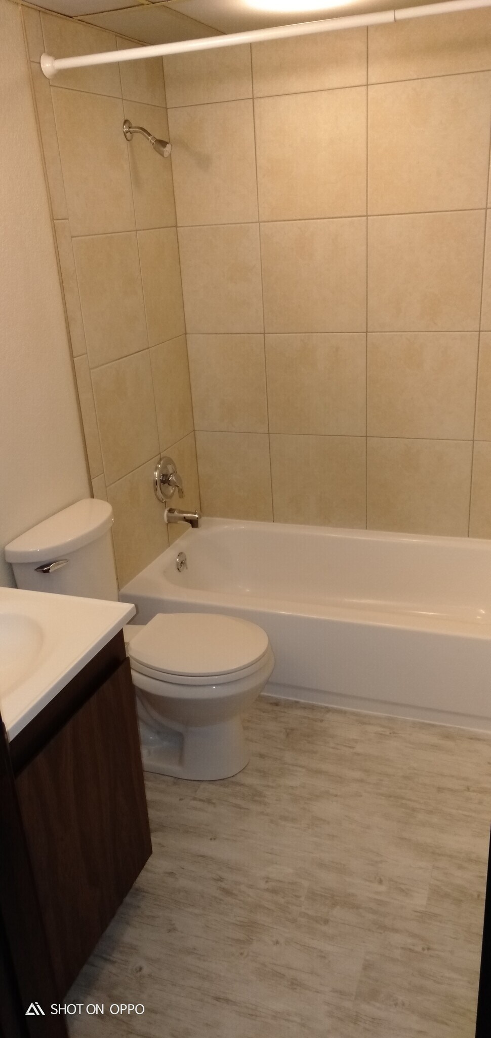 Bathroom - 432 Kit Blvd
