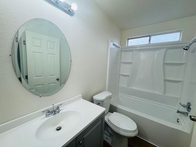 Building Photo - NEWLY REMODELED - 3 Bedroom 2 Bath Home for Rent