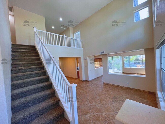 Building Photo - End unit 4 Bedroom House Available Now in ...