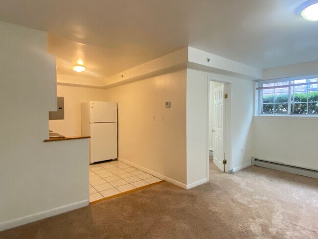 Building Photo - Nice 3 bed in Packards corner