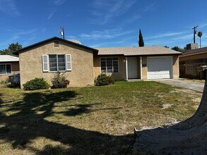 Building Photo - CUTE 3+1 South Bakersfield 93304 $1700
