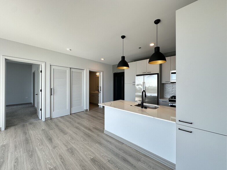 Building Photo - 2155 N Elston Ave