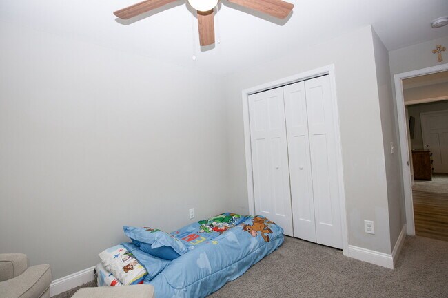 Building Photo - Charming 3-bedroom, 2.5-bath home nestled in the heart of Carthage