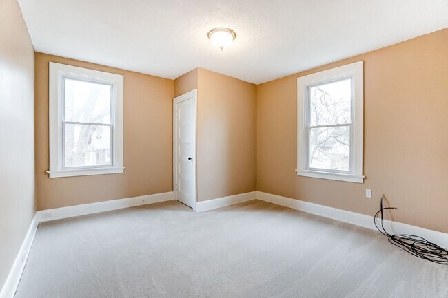 Building Photo - Westwood - Charming 3+ bed 1 bath home freshly updated