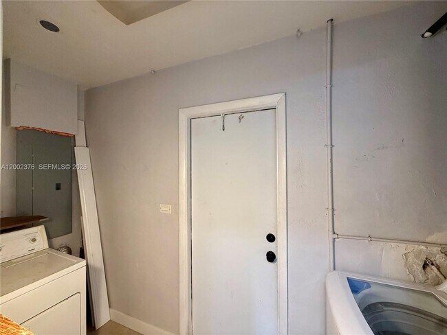 Building Photo - 6781 Garfield St