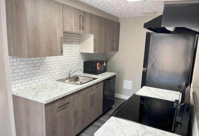 Kitchen - 3808 Charbonnett Ct