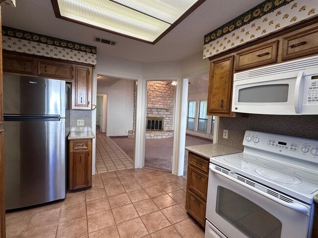 Building Photo - 110 Puna Ln