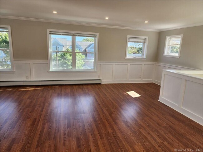 Building Photo - 126 Downing St