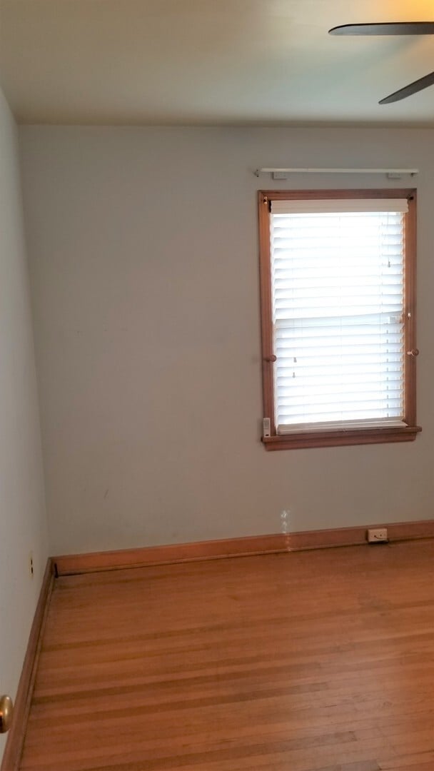 Building Photo - CHECK ME OUT!  3 Bedrooms, 2 Full Baths, B...