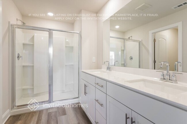 Building Photo - 230 River Rock Dr