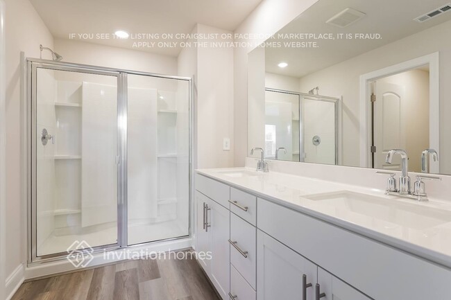 Building Photo - 277 River Rock Dr