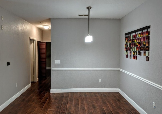 Building Photo - 16349 Enclave Village Dr