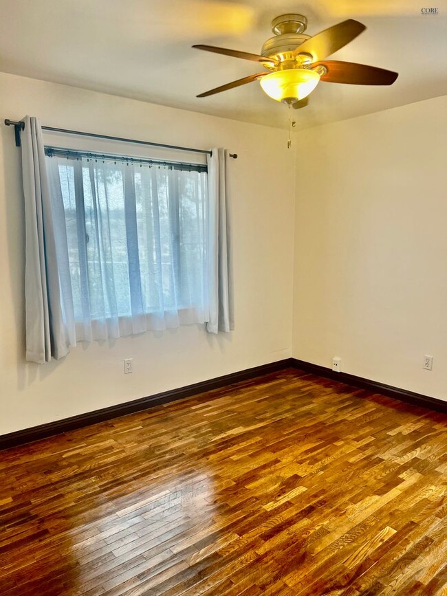 Building Photo - Hidden Gem with Views! 2 bedroom, 1 bathroom