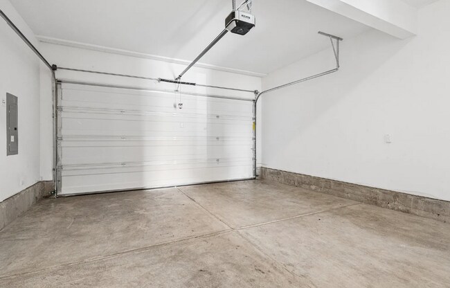Building Photo - 12101 SE Punch Bowl Fls Ct