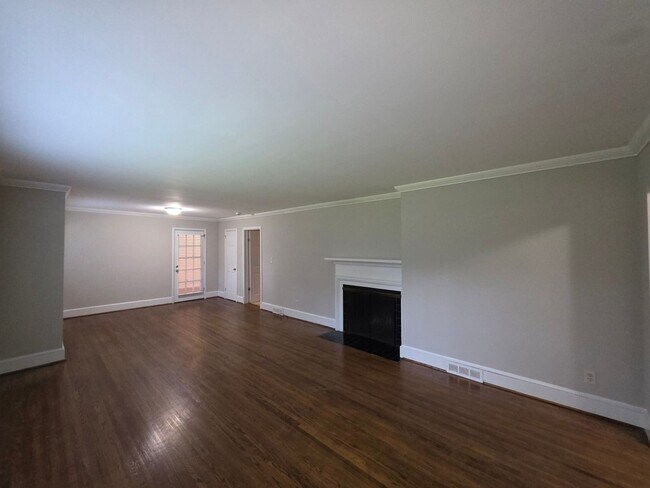 Building Photo - 4134 Sheridan Dr