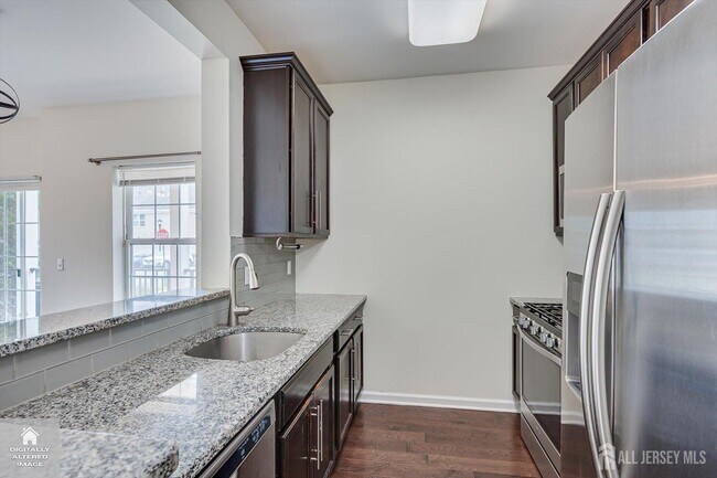 Building Photo - 712 Strassle Wy