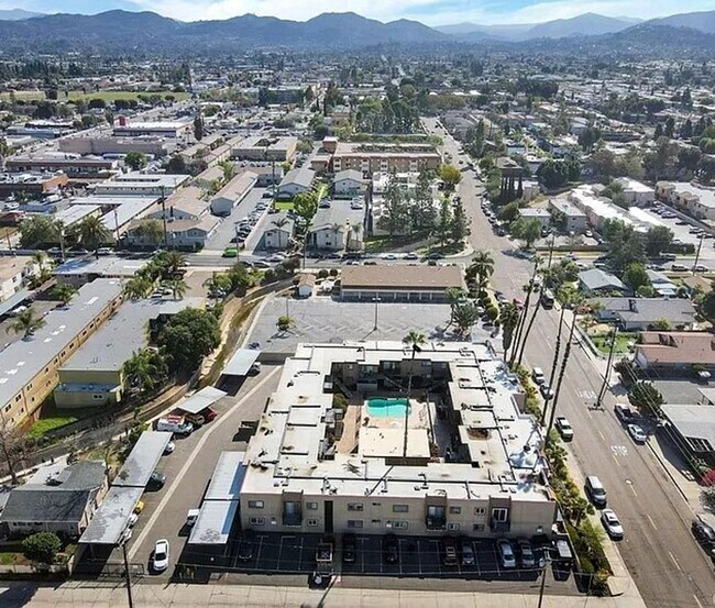 Building Photo - 2-Bed, 1.5-Bath Condo in Convenient El Cajon Location