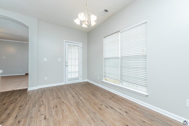 Building Photo - 100 Oldfield Ct