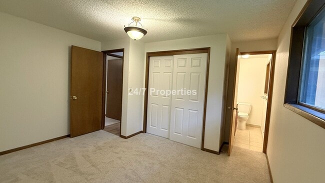 Building Photo - Cute 3 BD | 1.5 BA Home in Lake Oswego - Lake Access!