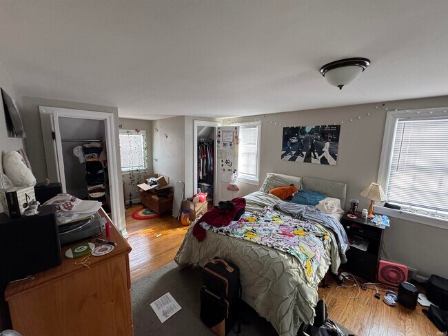 Building Photo - 526 S Mitchell St