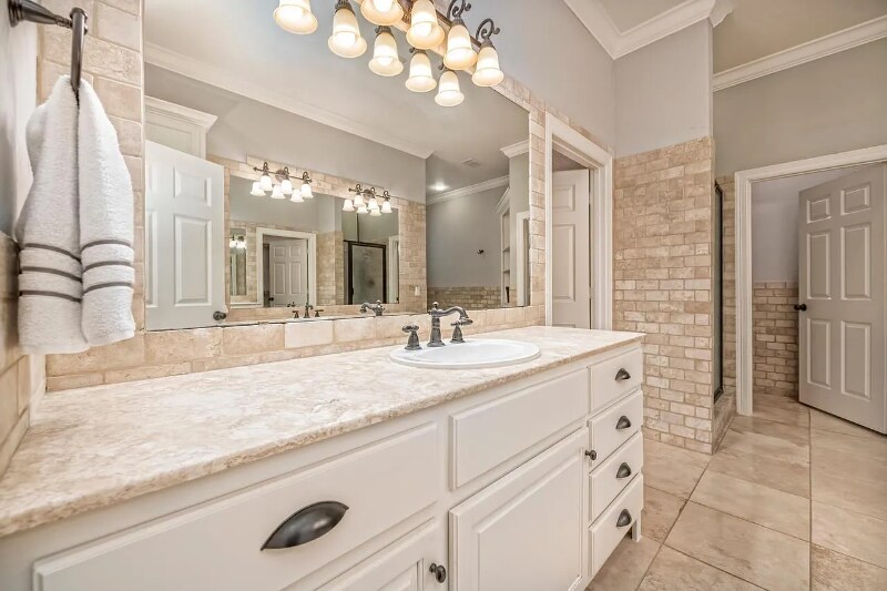 Building Photo - 1029 Windstone Dr