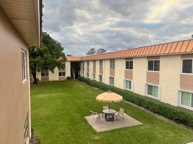 Building Photo - 1950 N Andrews Ave