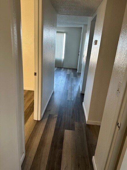 Building Photo - 713 Alturas Ln