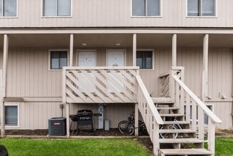 Building Photo - 809 Edgebrook Dr