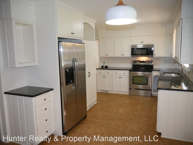 Building Photo - 4 br, 3 bath House - 3909 Guinevere Lane