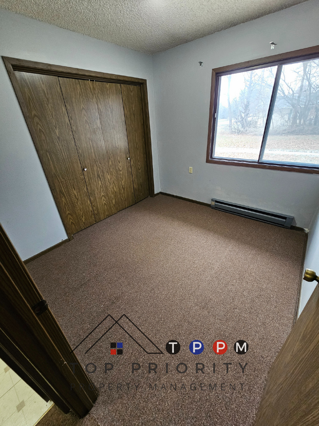 Building Photo - 2 Bedroom | 1 Bathroom Unit in Dysart Avai...