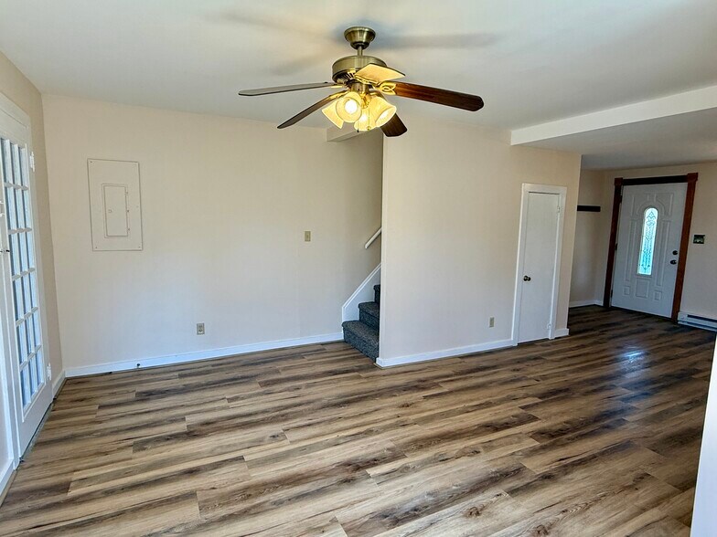 Building Photo - 57 Main St