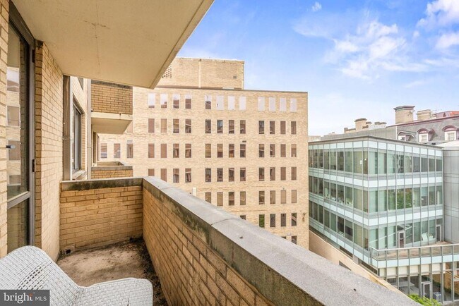 Building Photo - 1325 18th St NW