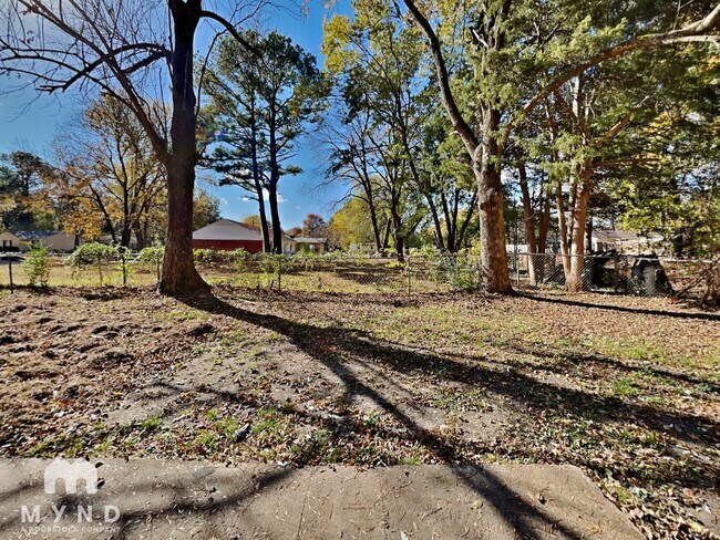 Building Photo - 6575 Ridgewood Rd