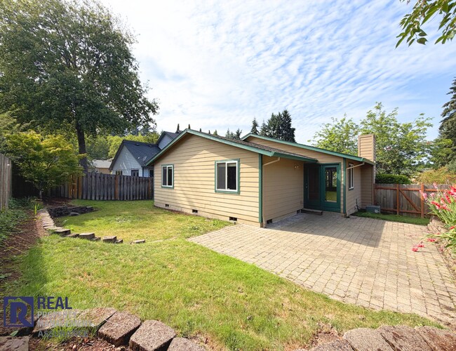 Building Photo - Beautiful 3-Bedroom Home with Fenced Yard, Central A/C & 2-Car Garage