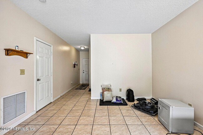 Building Photo - 825 Anastasia Blvd
