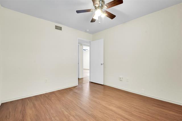 Building Photo - 710 W Embercrest Dr