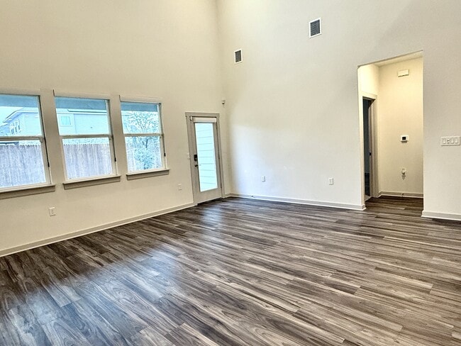 Building Photo - 13916 Lubeck Dr