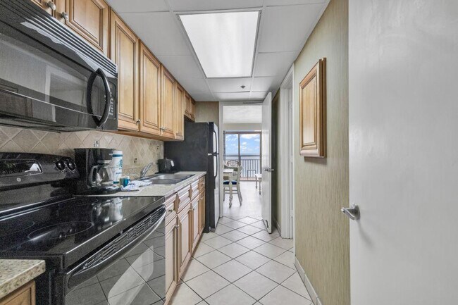 Building Photo - 3000 N Ocean Blvd