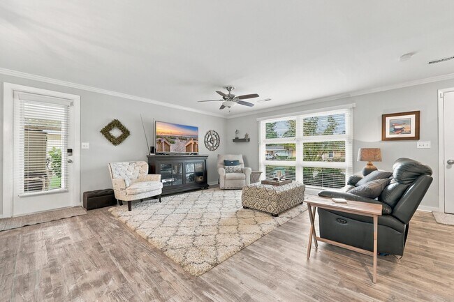 Building Photo - 620 Mallard Lake Dr