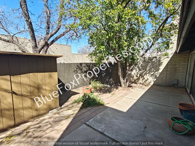 Building Photo - 5701 E Glenn St