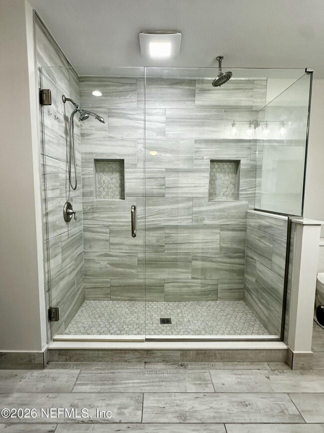 Building Photo - 2245 Brentfield Rd W