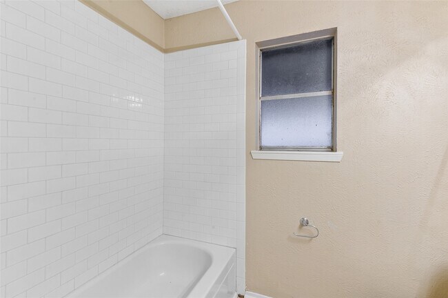 Building Photo - 2423 Spring Dusk Ln