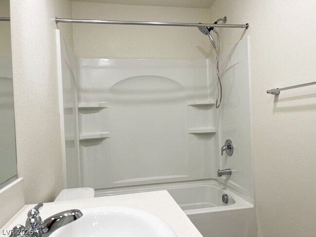 Building Photo - 5363 Lazy Breeze Ave