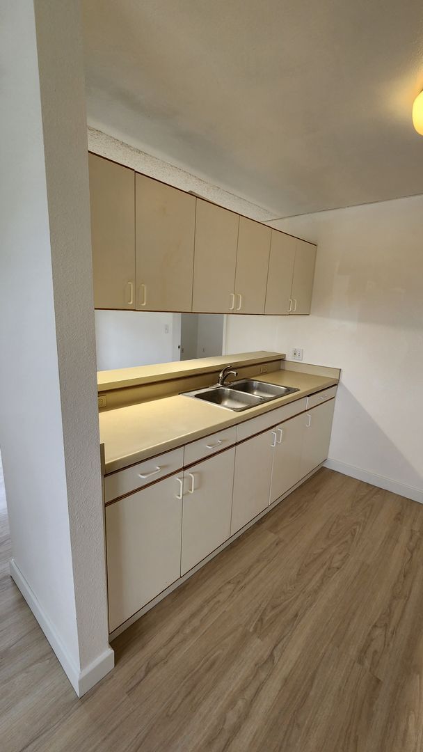 Building Photo - Partially Remodeled 1/1/1 in West Loch Fairways