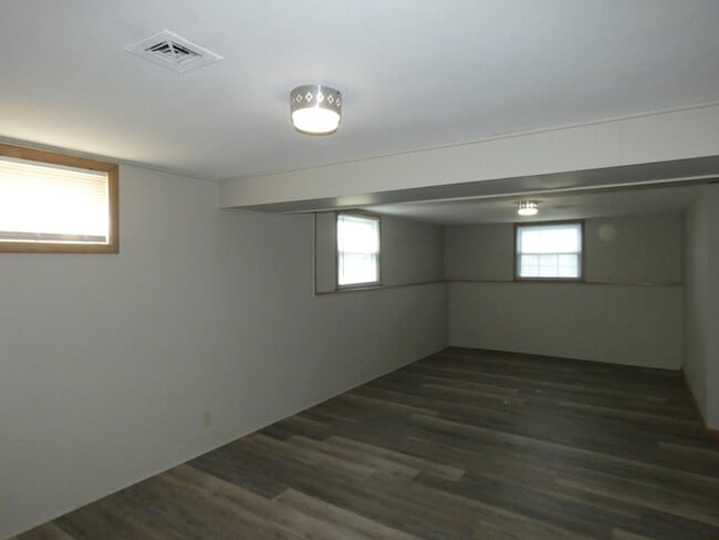 Building Photo - 1608 NE 65th St