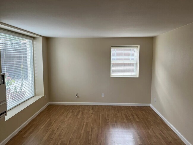 Building Photo - 419 Tyndall St