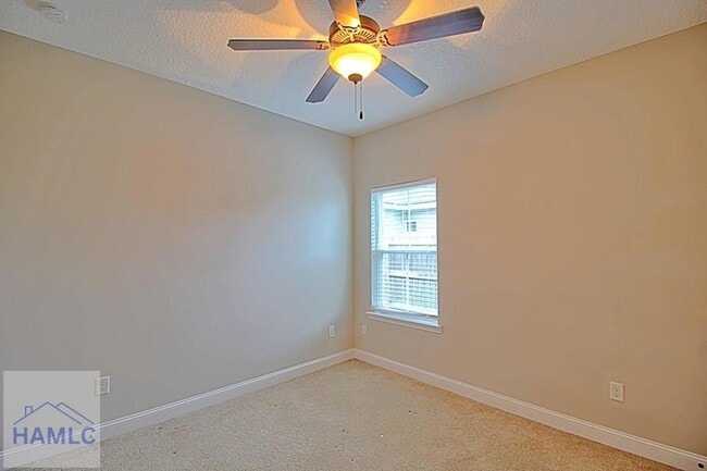 Building Photo - 582 Burke Dr